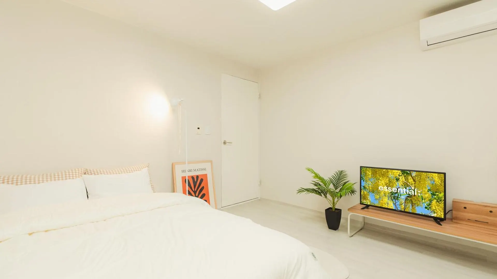 Gangnam, Near Subway, Full Option, 2 Bedrooms Seoul 0*,  South Korea