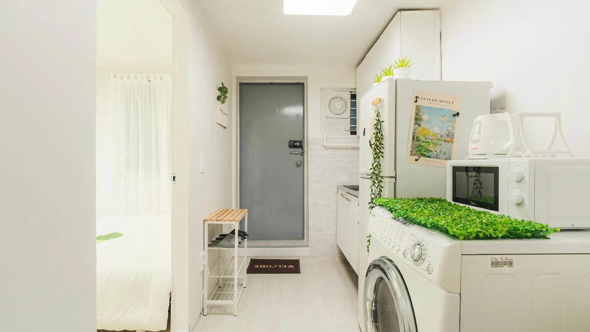 Apartment Gangnam, Near Subway, Full Option, 2 Bedrooms Seoul